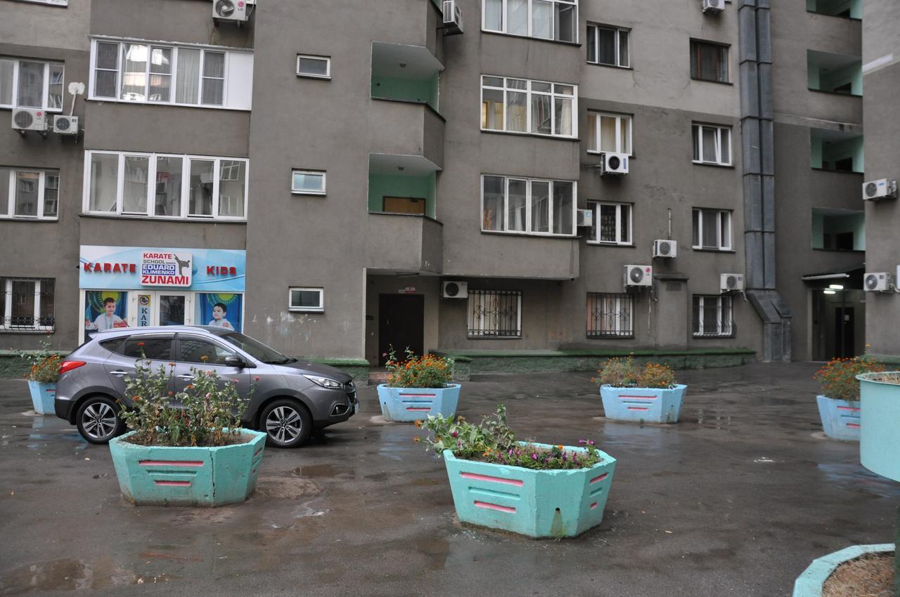 Art Hostel Almaty Bagian luar foto