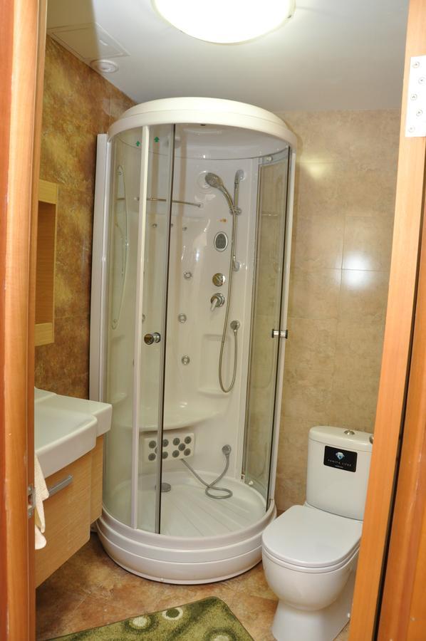 Art Hostel Almaty Bagian luar foto
