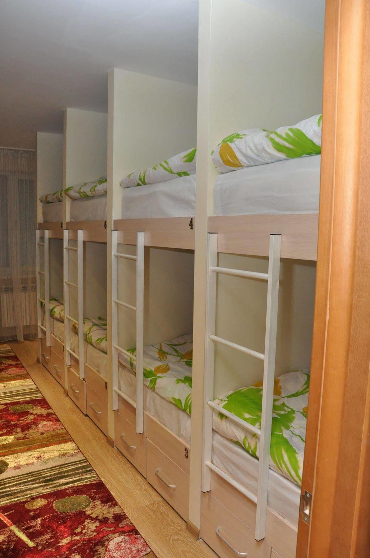 Art Hostel Almaty Bagian luar foto