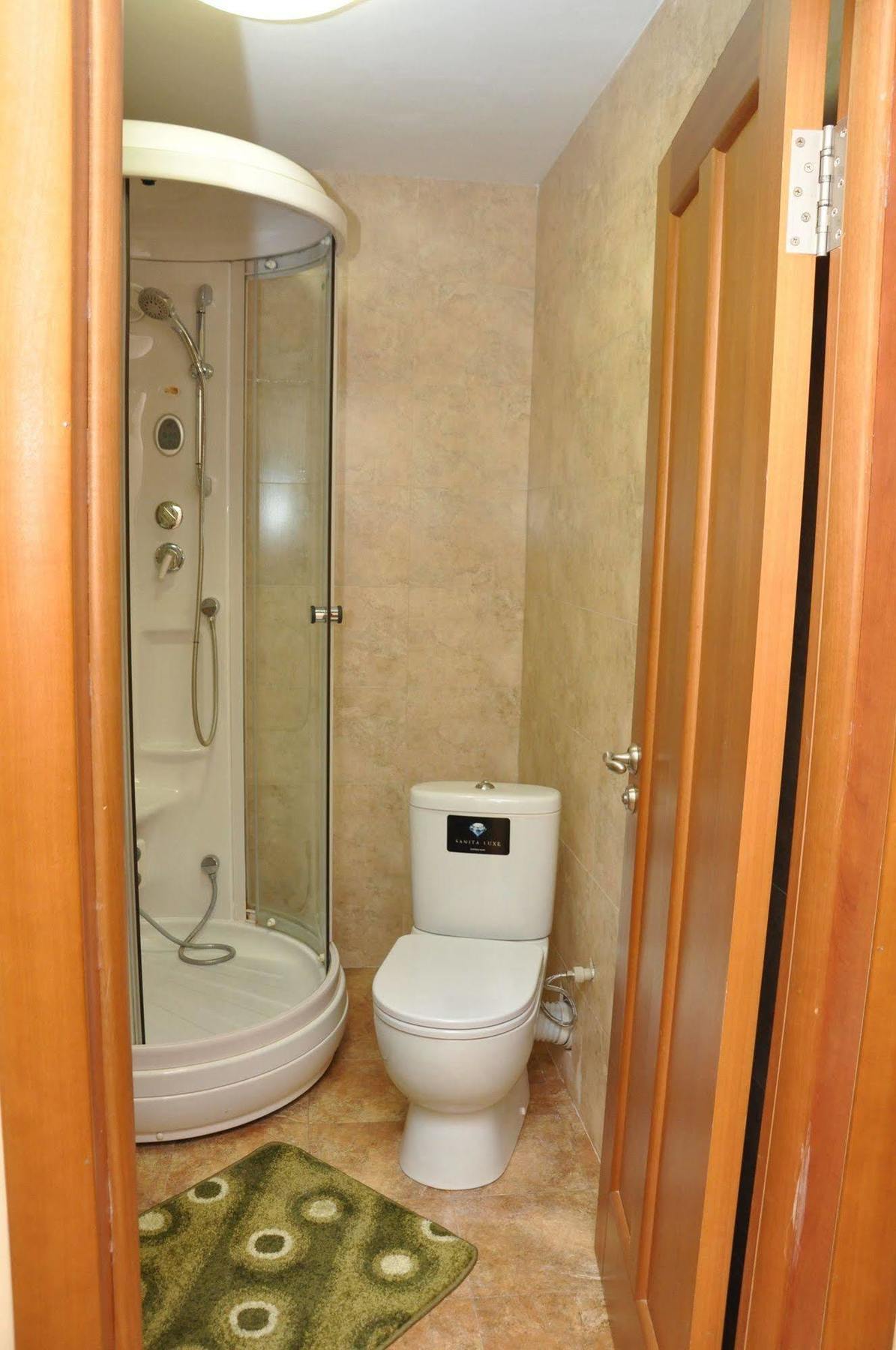 Art Hostel Almaty Bagian luar foto